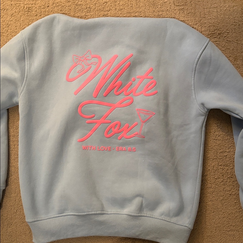 Blue white fox hoodie - Picture 3 of 3